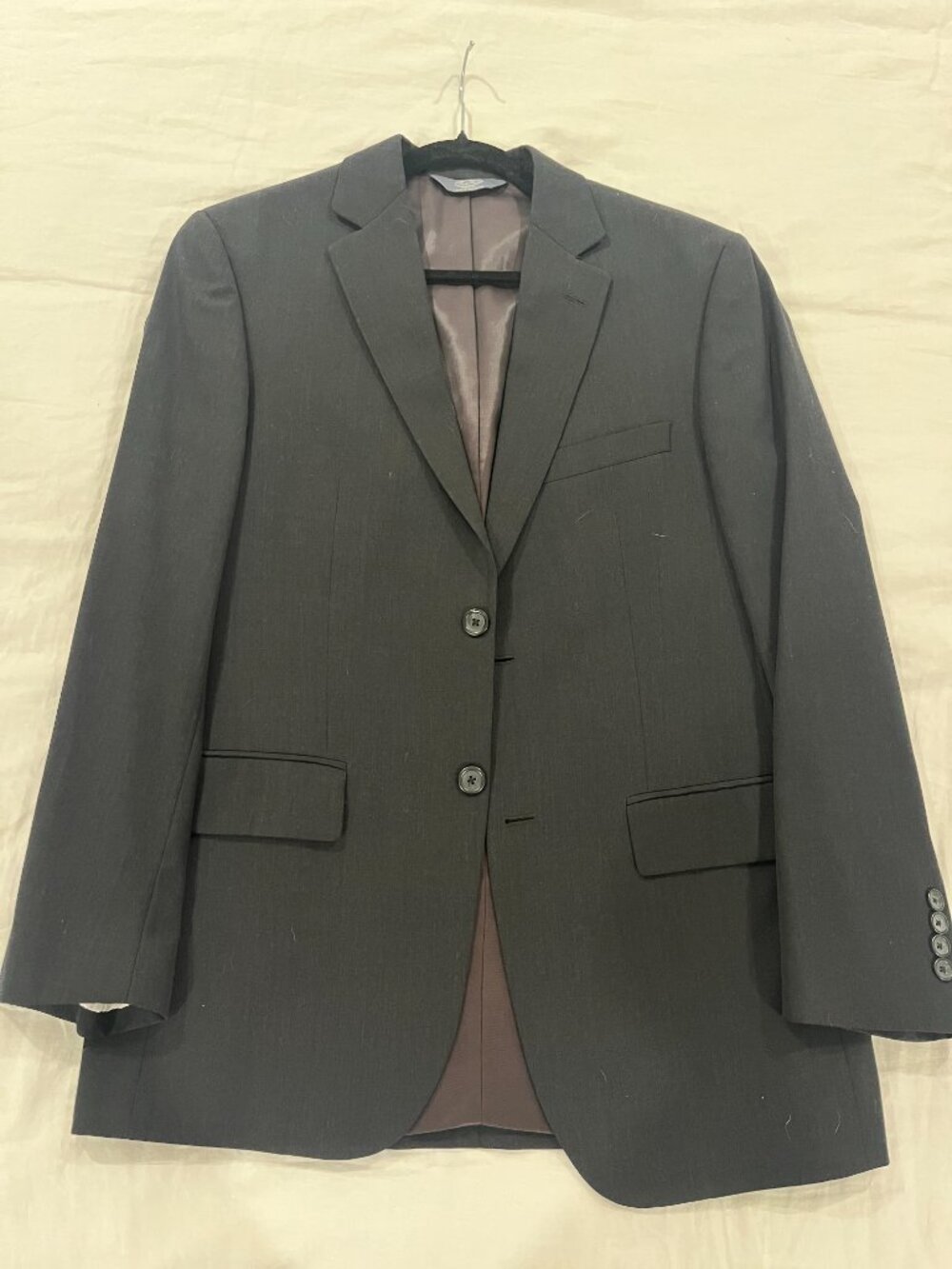 Pronto Uomo Platinum Charcoal Suit – 38R Jacket / 32 waist x 31 length Pants